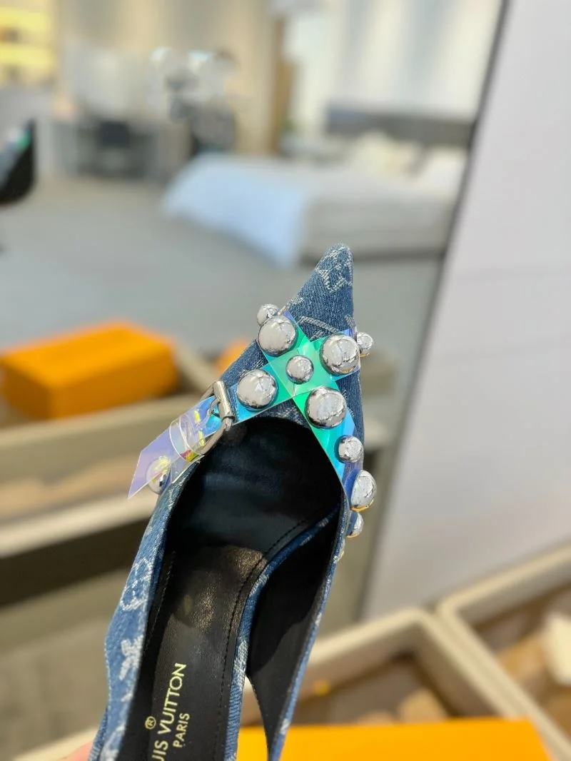 Refined Louis Vuitton Sandals 31896