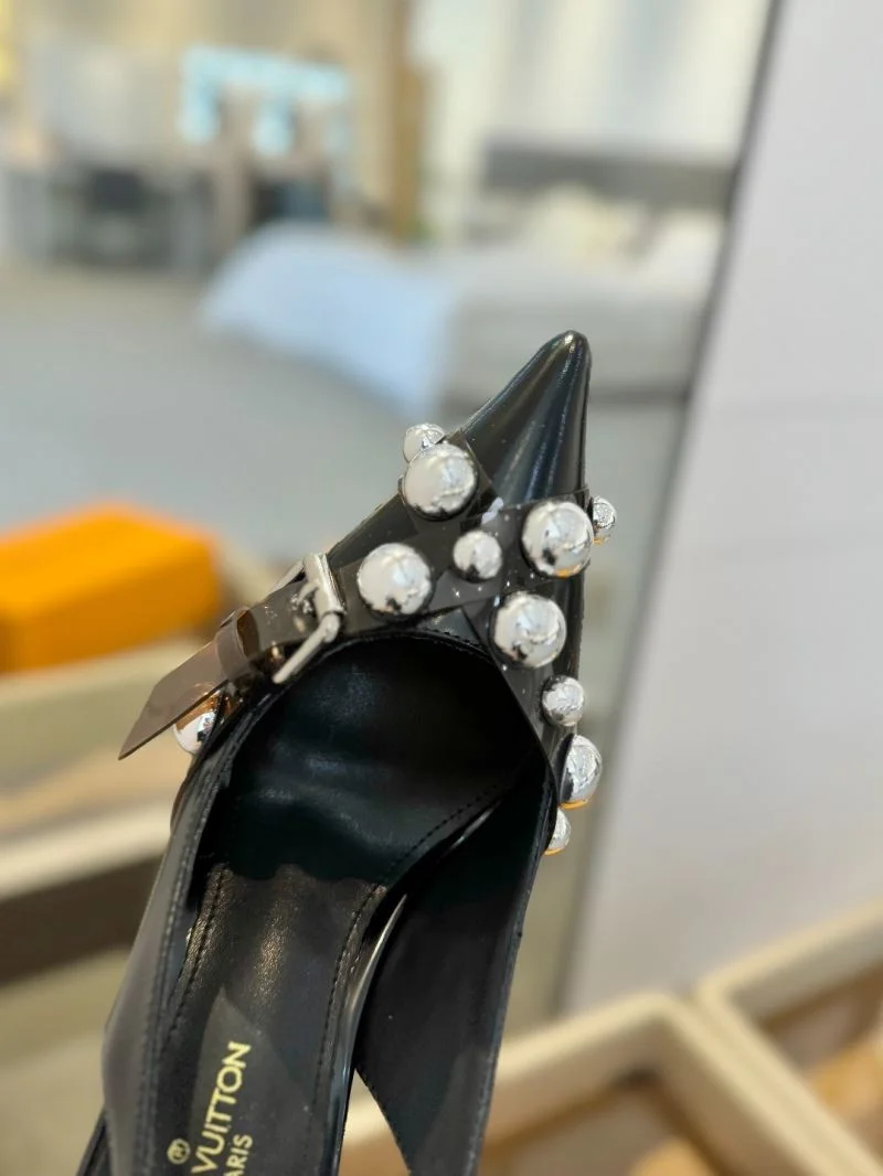 Timeless Louis Vuitton Sandals 31910