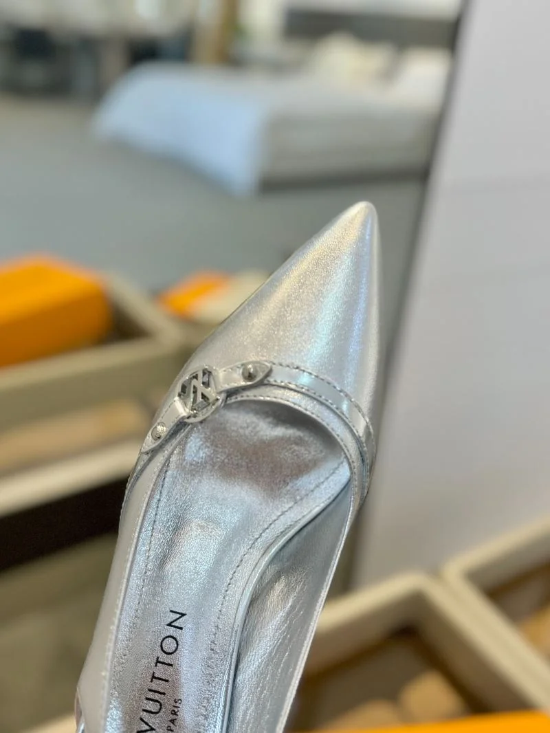 Trendsetting Louis Vuitton Sandals 31889