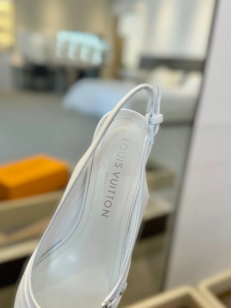 Snug Louis Vuitton Sandals 31892