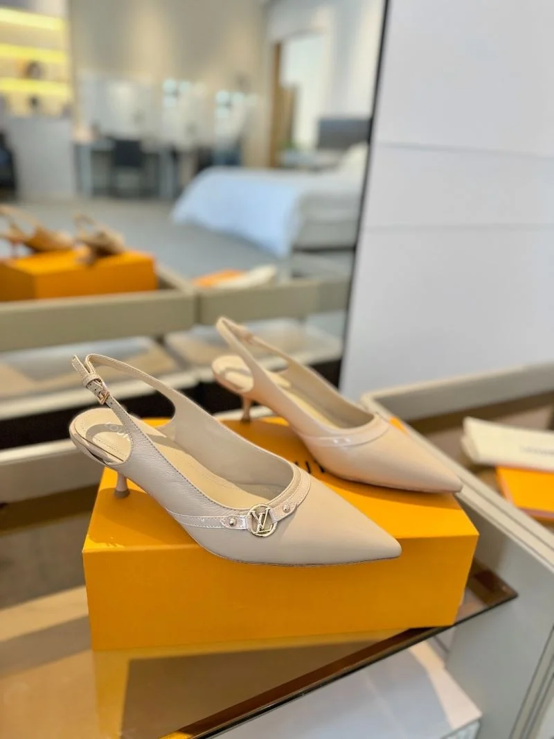 Versatile Louis Vuitton Sandals 31894