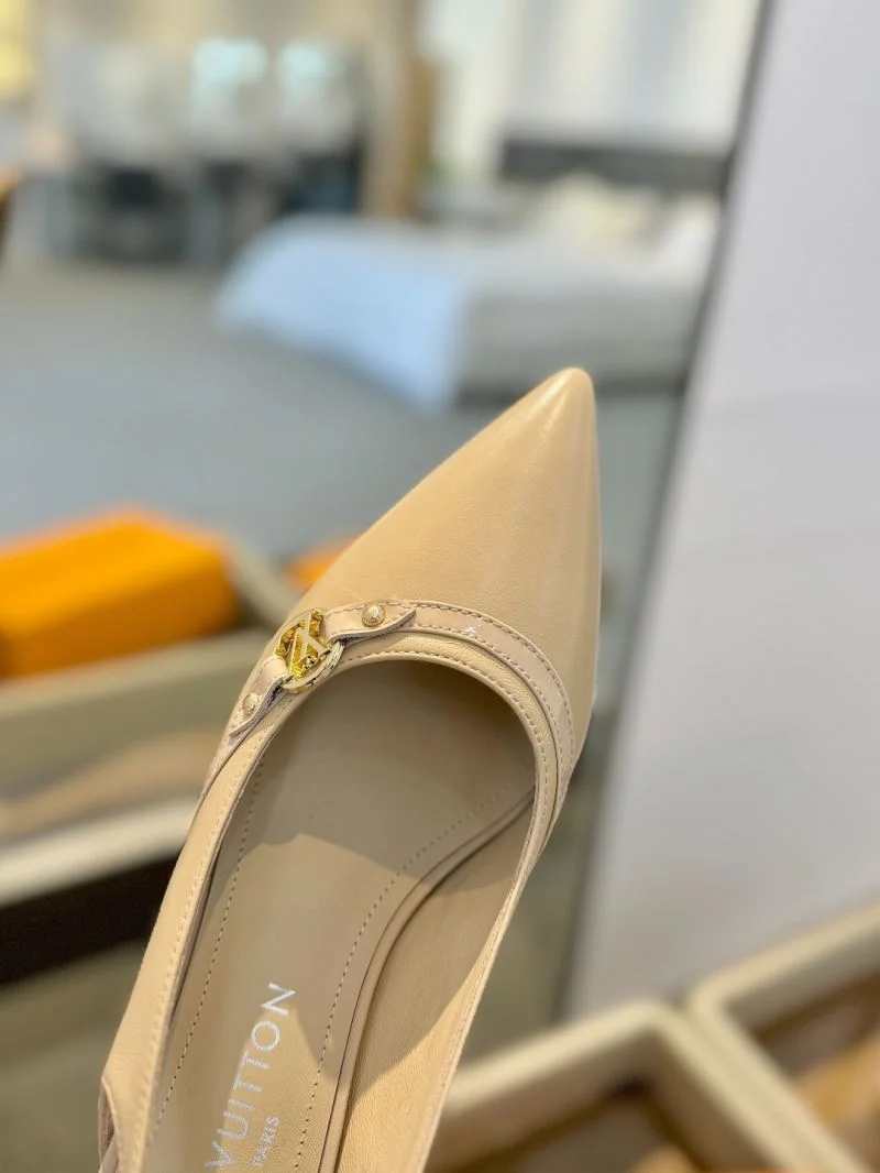 Versatile Louis Vuitton Sandals 31894