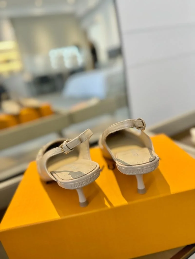 Versatile Louis Vuitton Sandals 31894