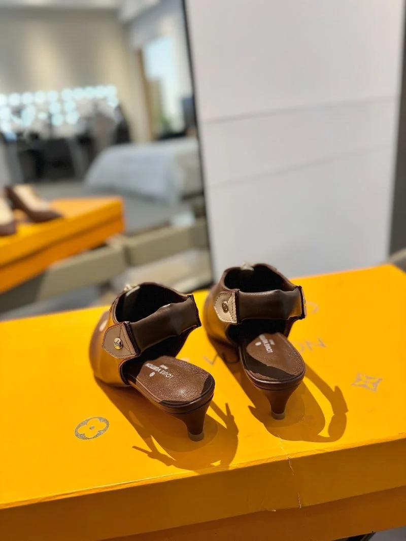 Lightweight Louis Vuitton Sandals 31893