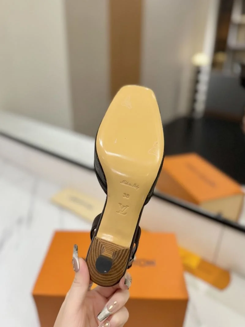 Supportive Louis Vuitton Sandals 31874