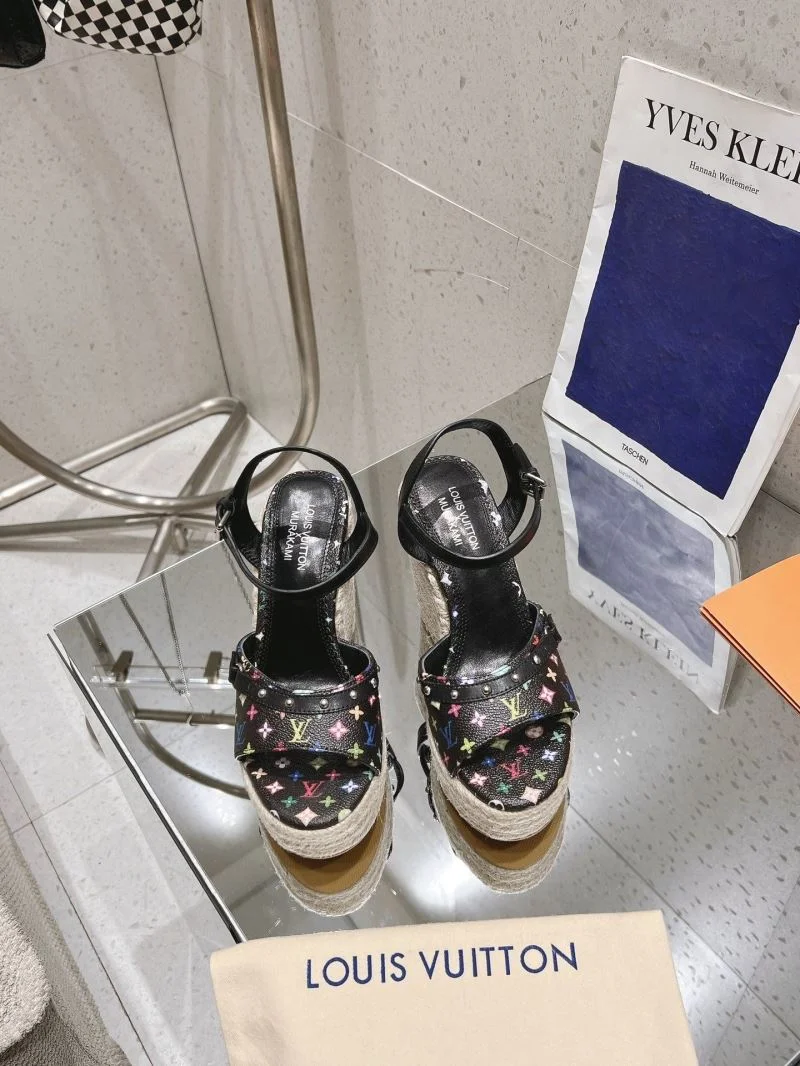 Louis Vuitton Sandals Classic 33315