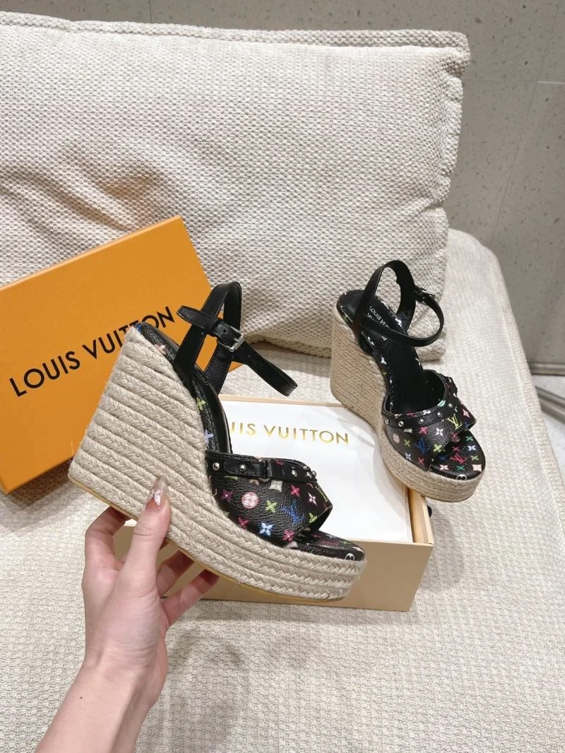 Louis Vuitton Sandals Classic 33315