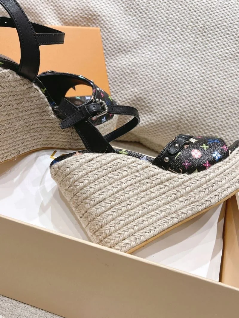 Louis Vuitton Sandals Classic 33315