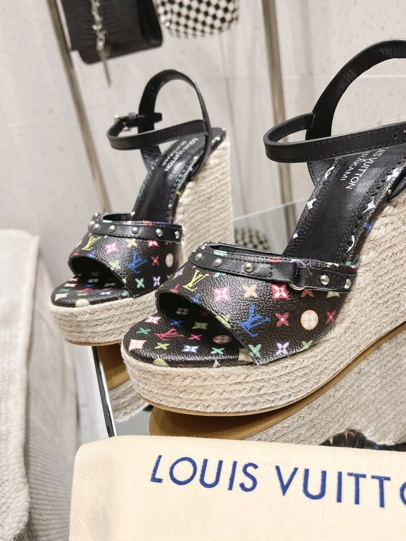 Louis Vuitton Sandals Classic 33315