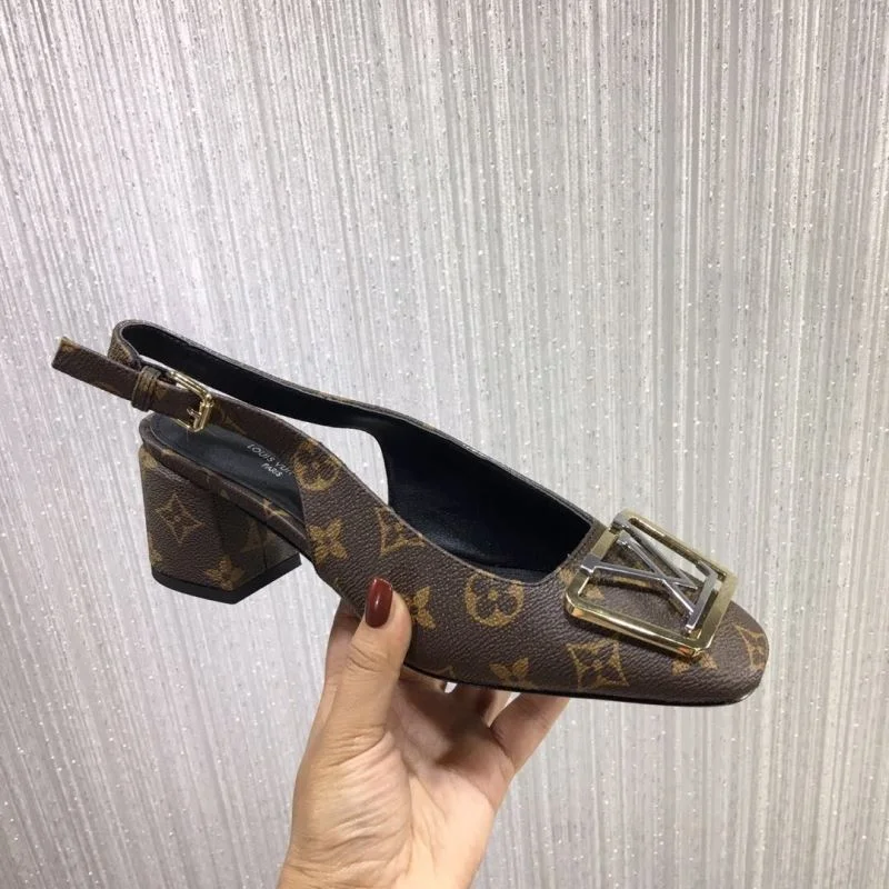 RelaxedFit Louis Vuitton Sandals 31163