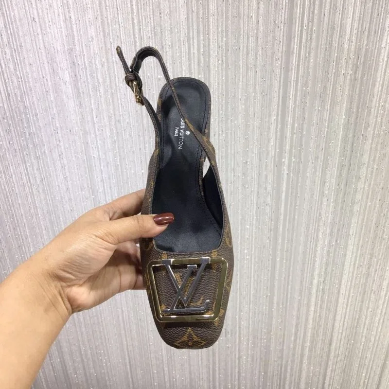 RelaxedFit Louis Vuitton Sandals 31163