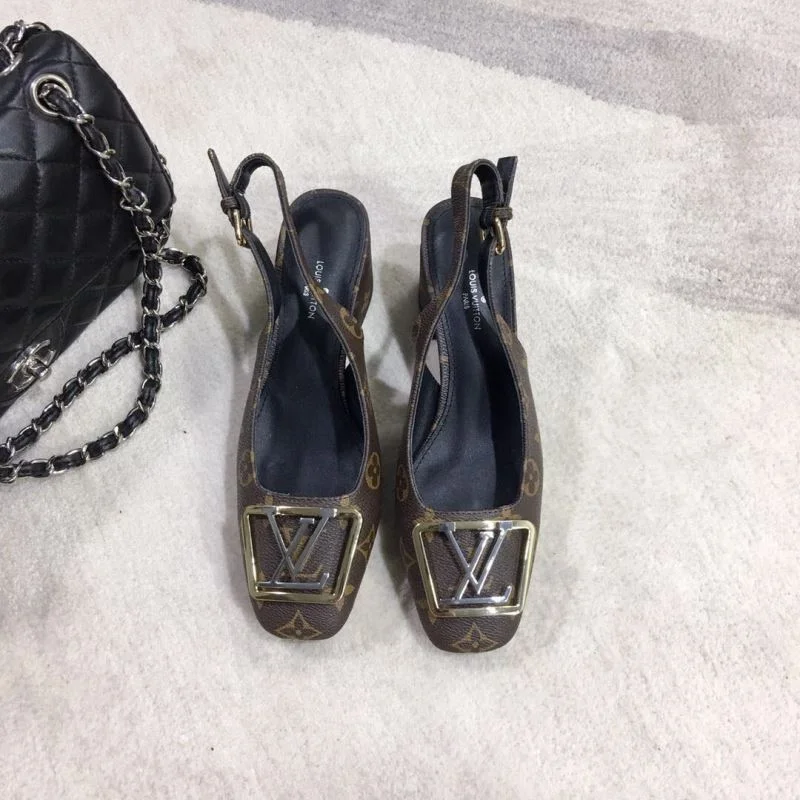 RelaxedFit Louis Vuitton Sandals 31163