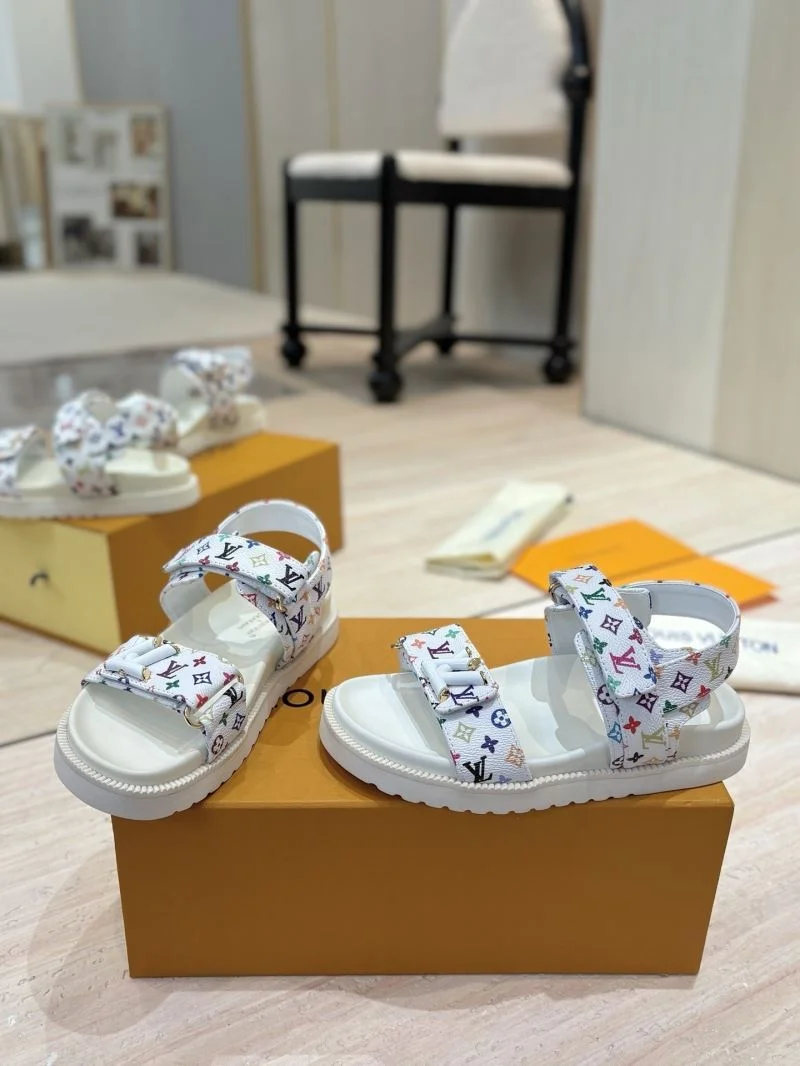 Sleek Louis Vuitton Sandals 31157