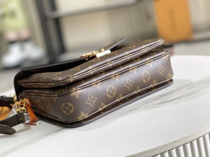 Louis Vuitton Satchel Bags Cozy 94312