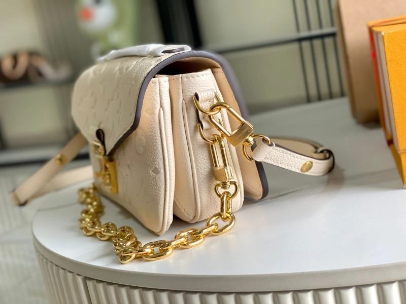 Stretchable Louis Vuitton Satchel Bags 93935