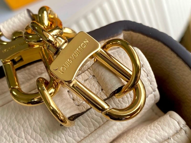 Stretchable Louis Vuitton Satchel Bags 93935