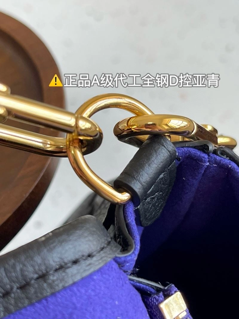 Louis Vuitton Satchel Bags Minimalist 93794