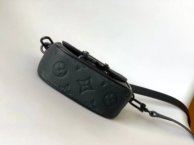 WaterResistant Louis Vuitton Satchel Bags 42833