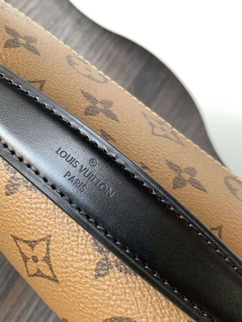 Minimalist Louis Vuitton Satchel Bags 42716