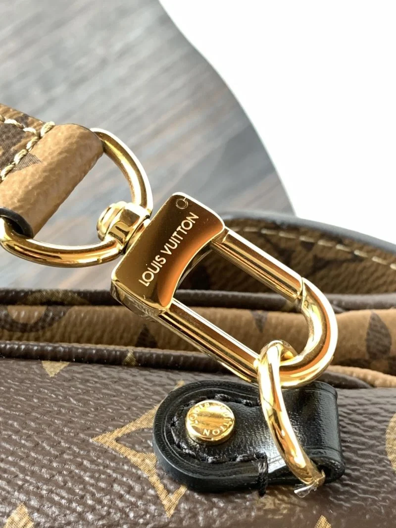 Minimalist Louis Vuitton Satchel Bags 42716