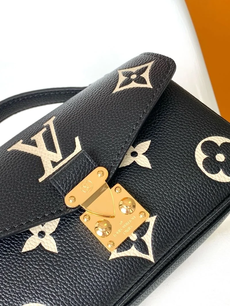 Unisex Louis Vuitton Satchel Bags 41937