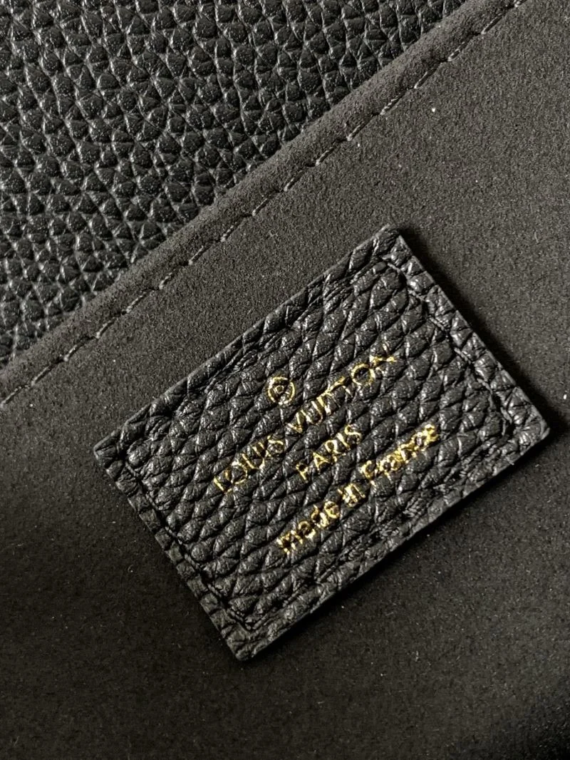 Unisex Louis Vuitton Satchel Bags 41937