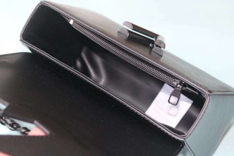 Minimalist Louis Vuitton Satchel Bags 80196