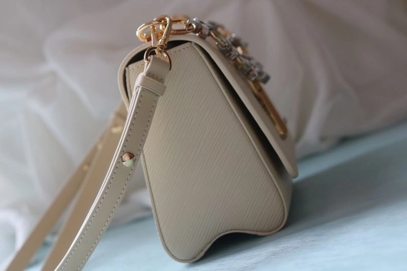 WaterResistant Louis Vuitton Satchel Bags 80150