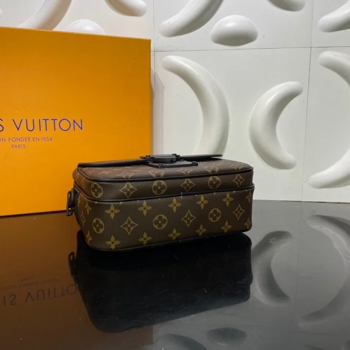 Louis Vuitton Satchel Bags FashionForward 41772
