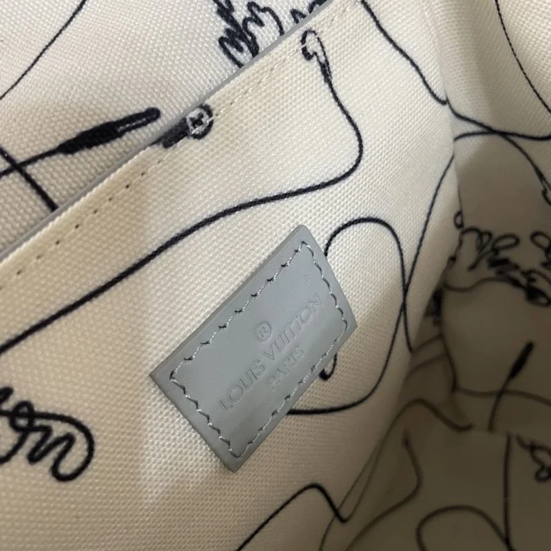 Louis Vuitton Satchel Bags Trendy 41526