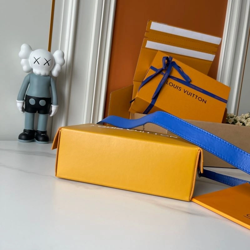 Unisex Louis Vuitton Satchel Bags 88598