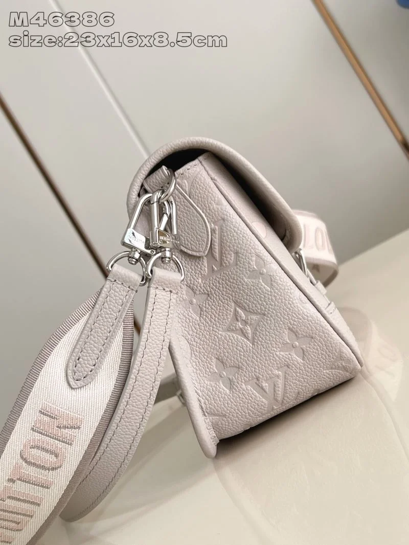 Unisex Louis Vuitton Satchel Bags 40536