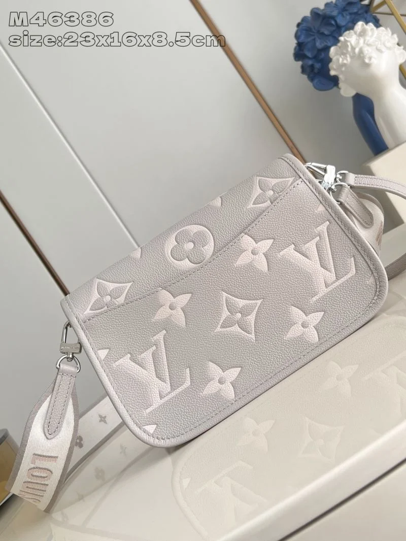 Unisex Louis Vuitton Satchel Bags 40536