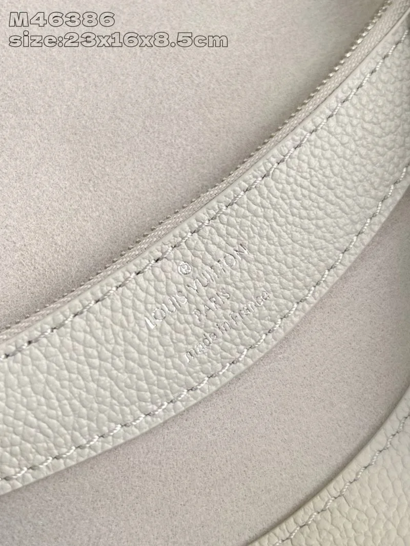 Unisex Louis Vuitton Satchel Bags 40536