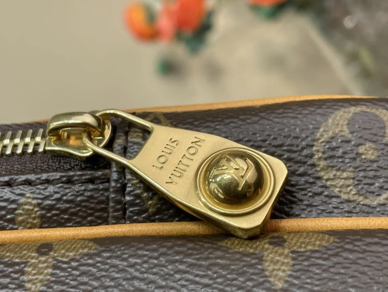 Sporty Louis Vuitton Satchel Bags 40467