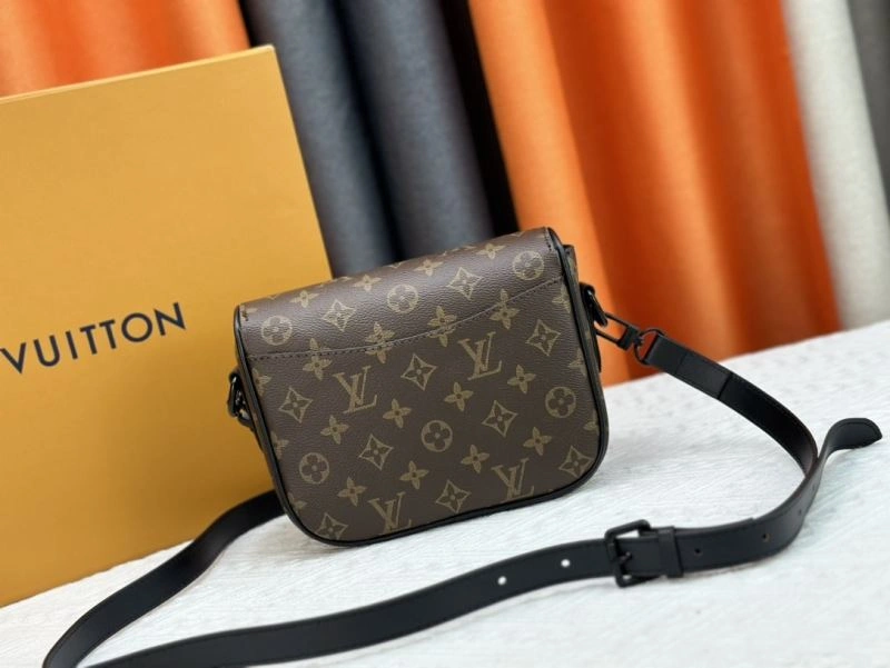 Unisex Louis Vuitton Satchel Bags 79744