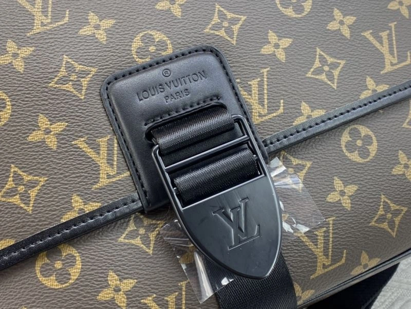 Unisex Louis Vuitton Satchel Bags 79737