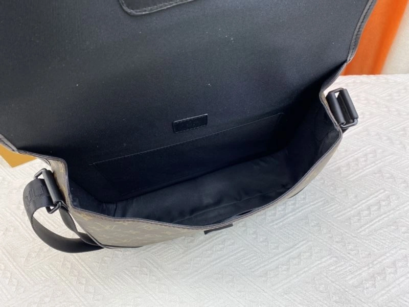 Unisex Louis Vuitton Satchel Bags 79737