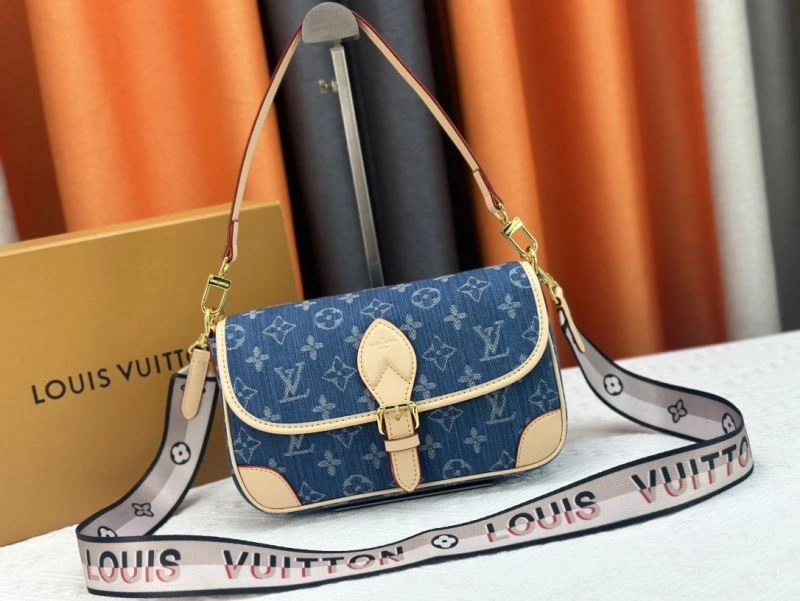 Unisex Louis Vuitton Satchel Bags 79708