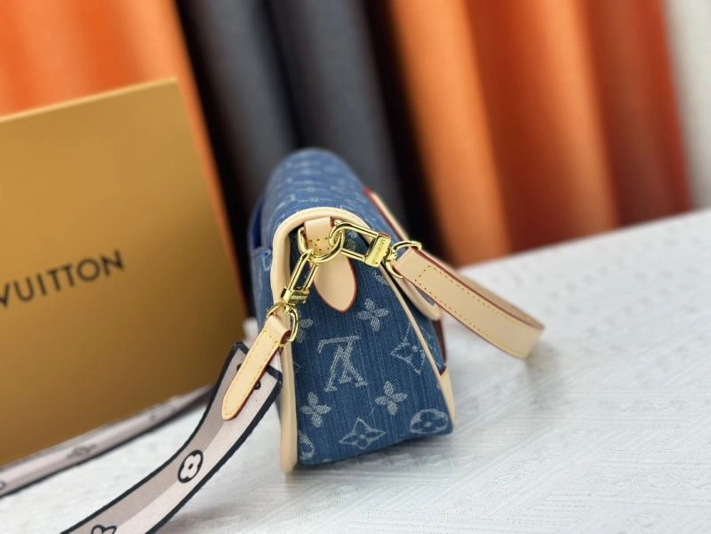 Unisex Louis Vuitton Satchel Bags 79708