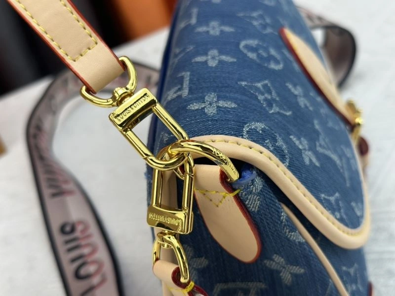 Unisex Louis Vuitton Satchel Bags 79708