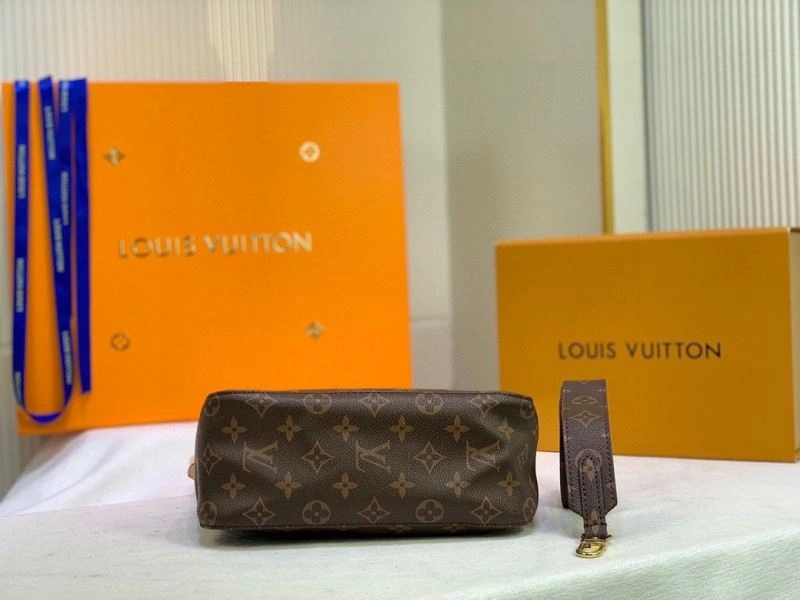 Resilient Louis Vuitton Satchel Bags 79647