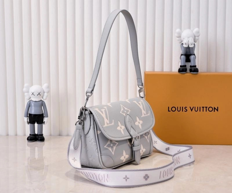 Unisex Louis Vuitton Satchel Bags 79546