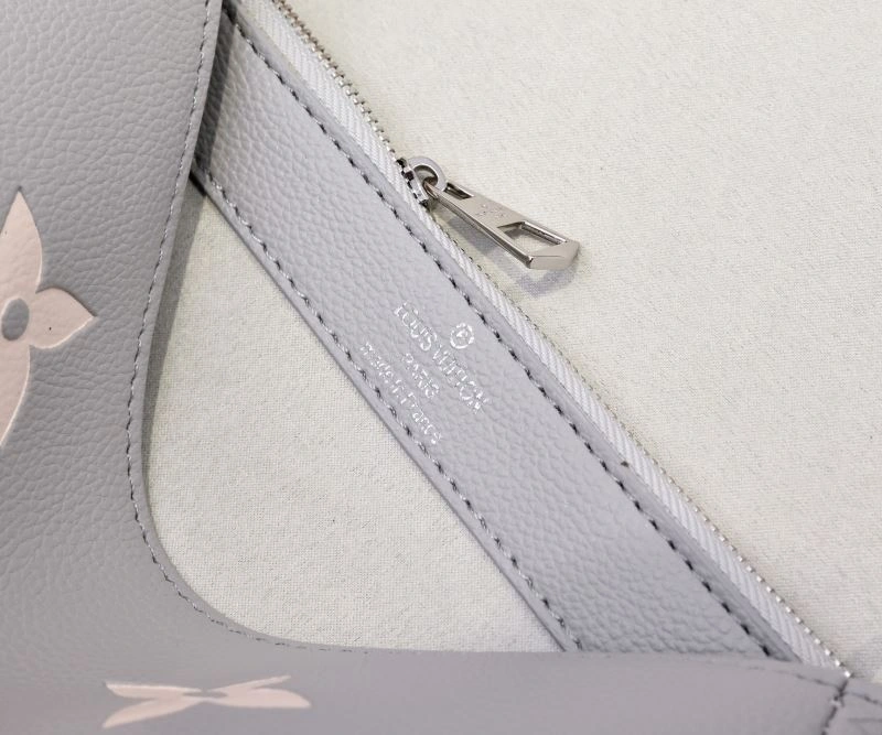 Unisex Louis Vuitton Satchel Bags 79546