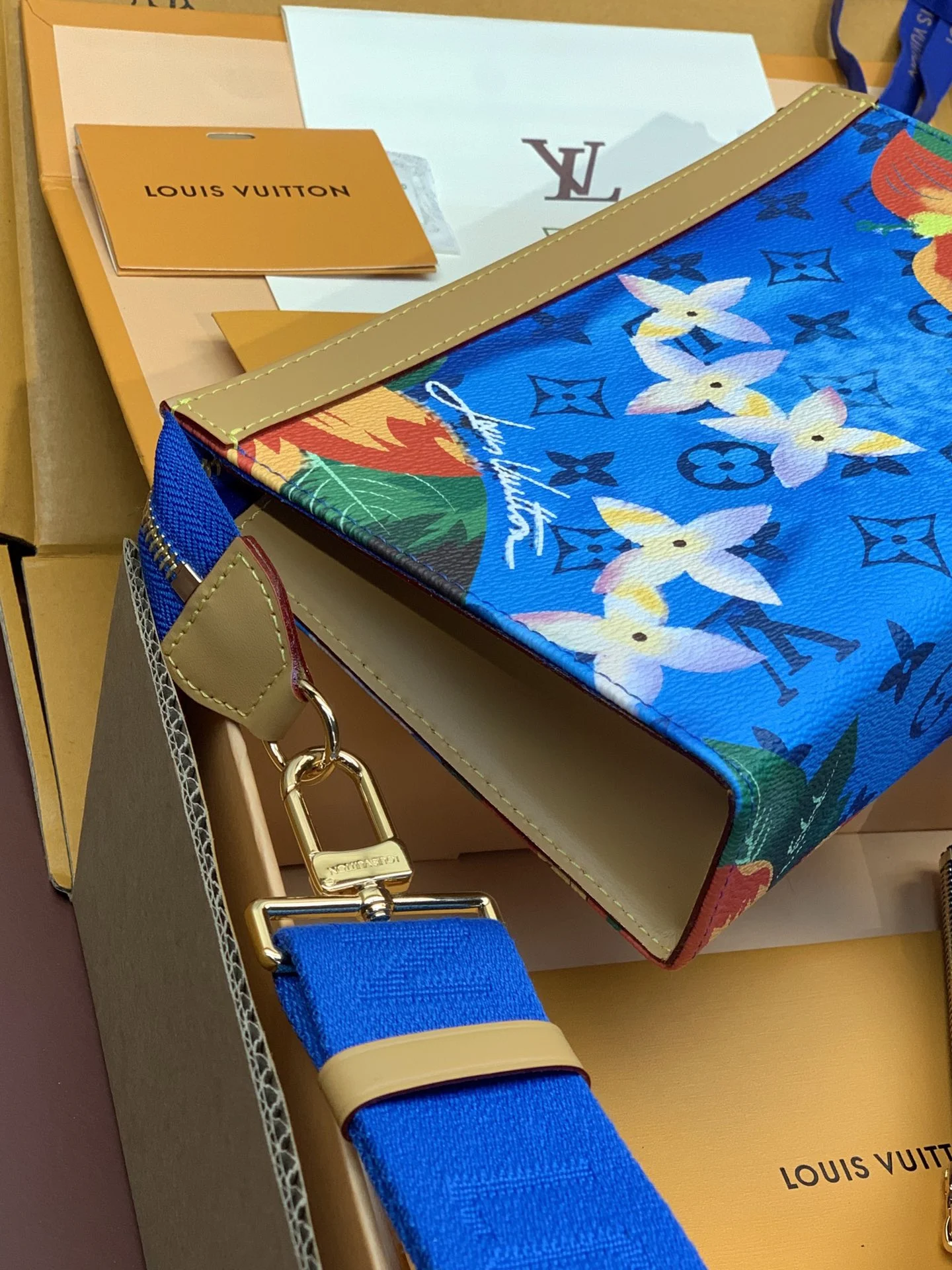 Louis Vuitton Satchel Bags Snug 56221