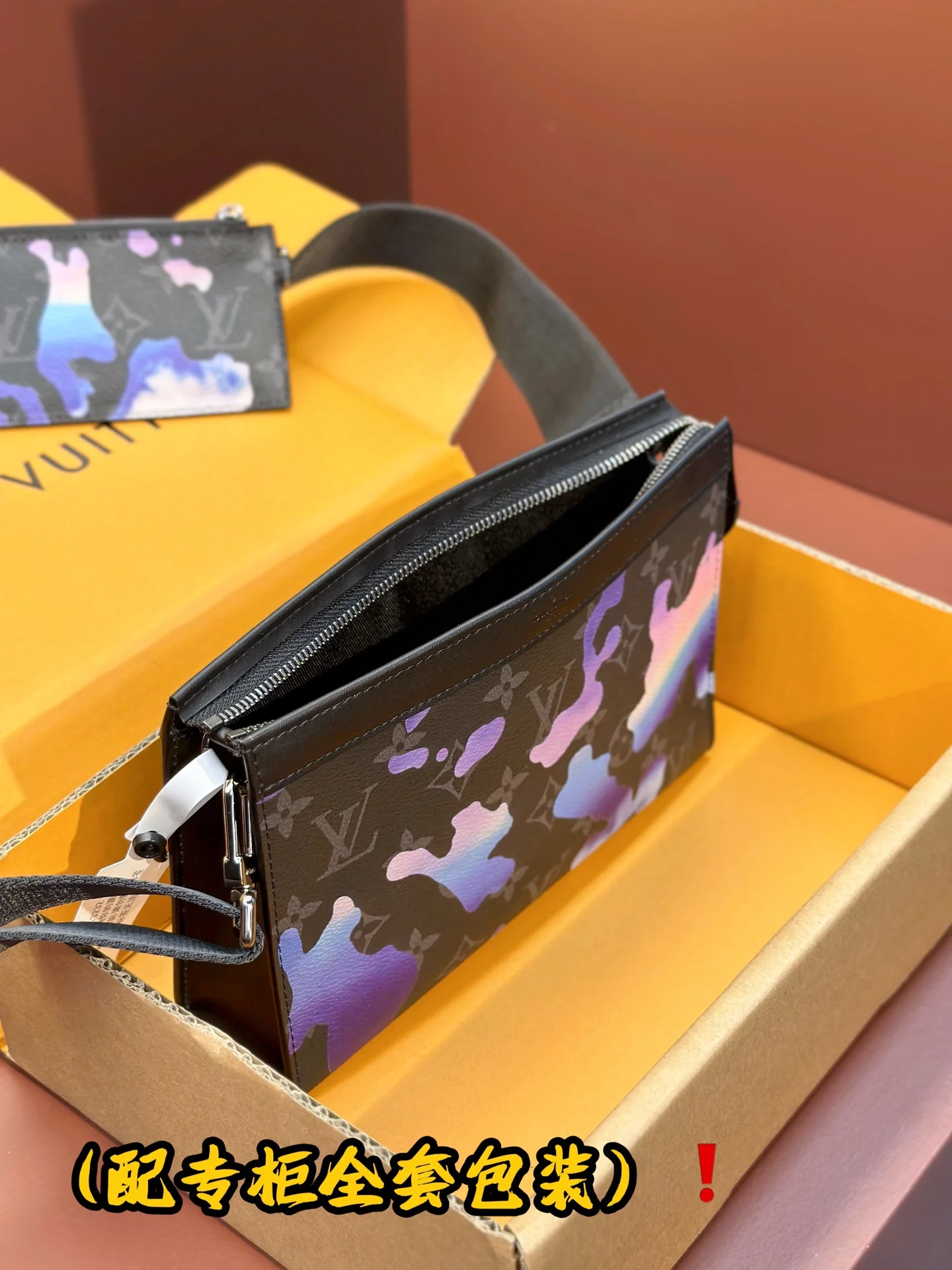 Unisex Louis Vuitton Satchel Bags 56214