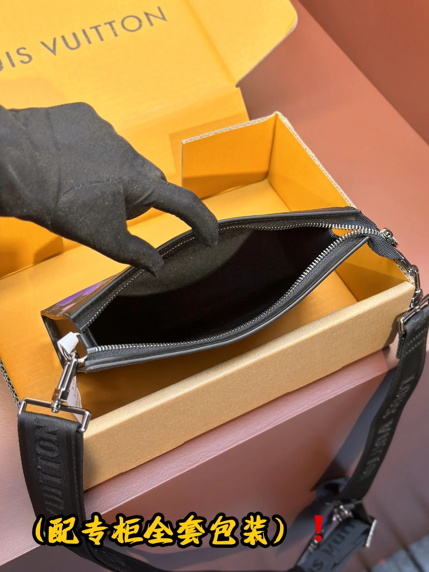 Unisex Louis Vuitton Satchel Bags 56214