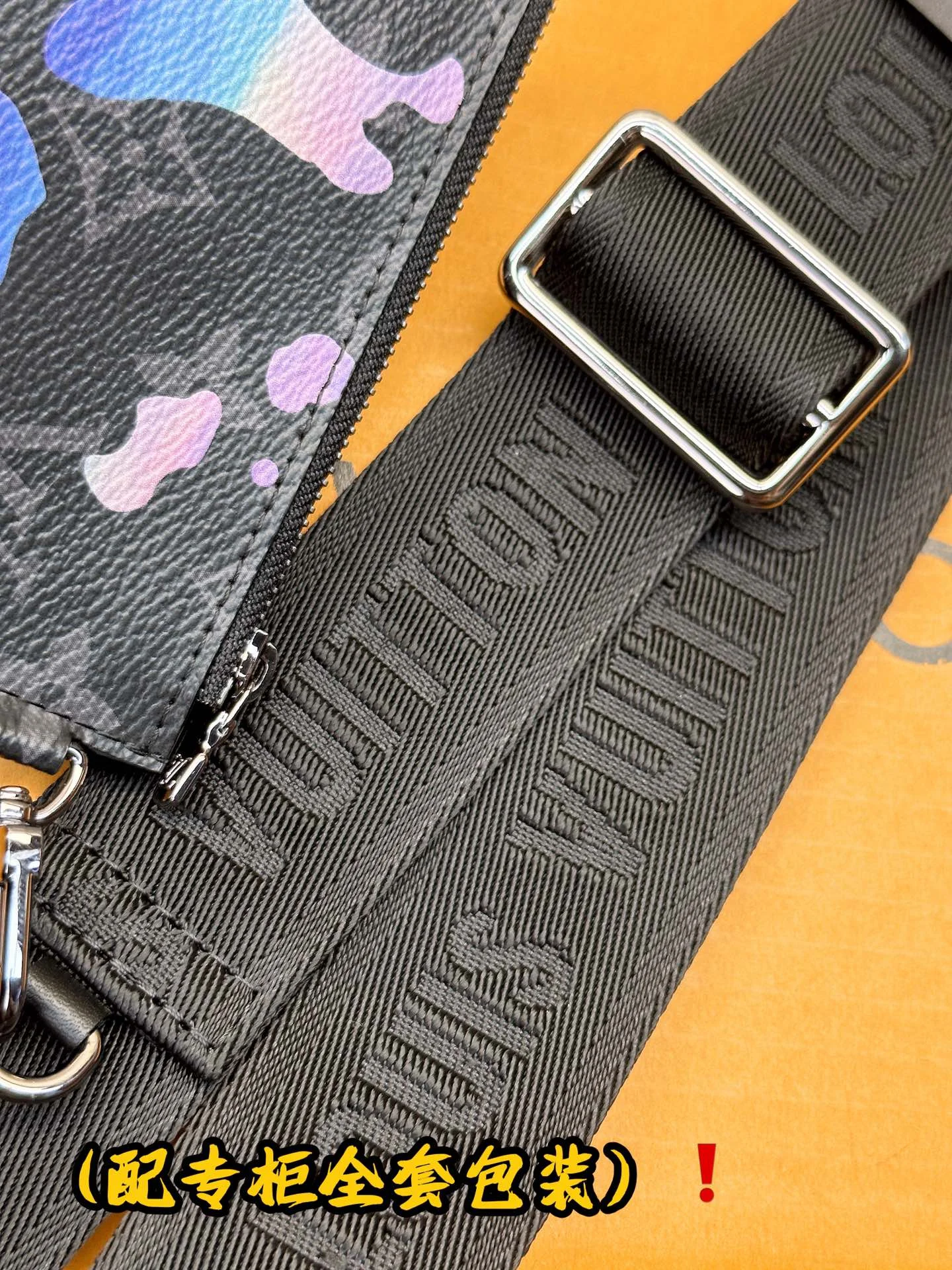 Unisex Louis Vuitton Satchel Bags 56214
