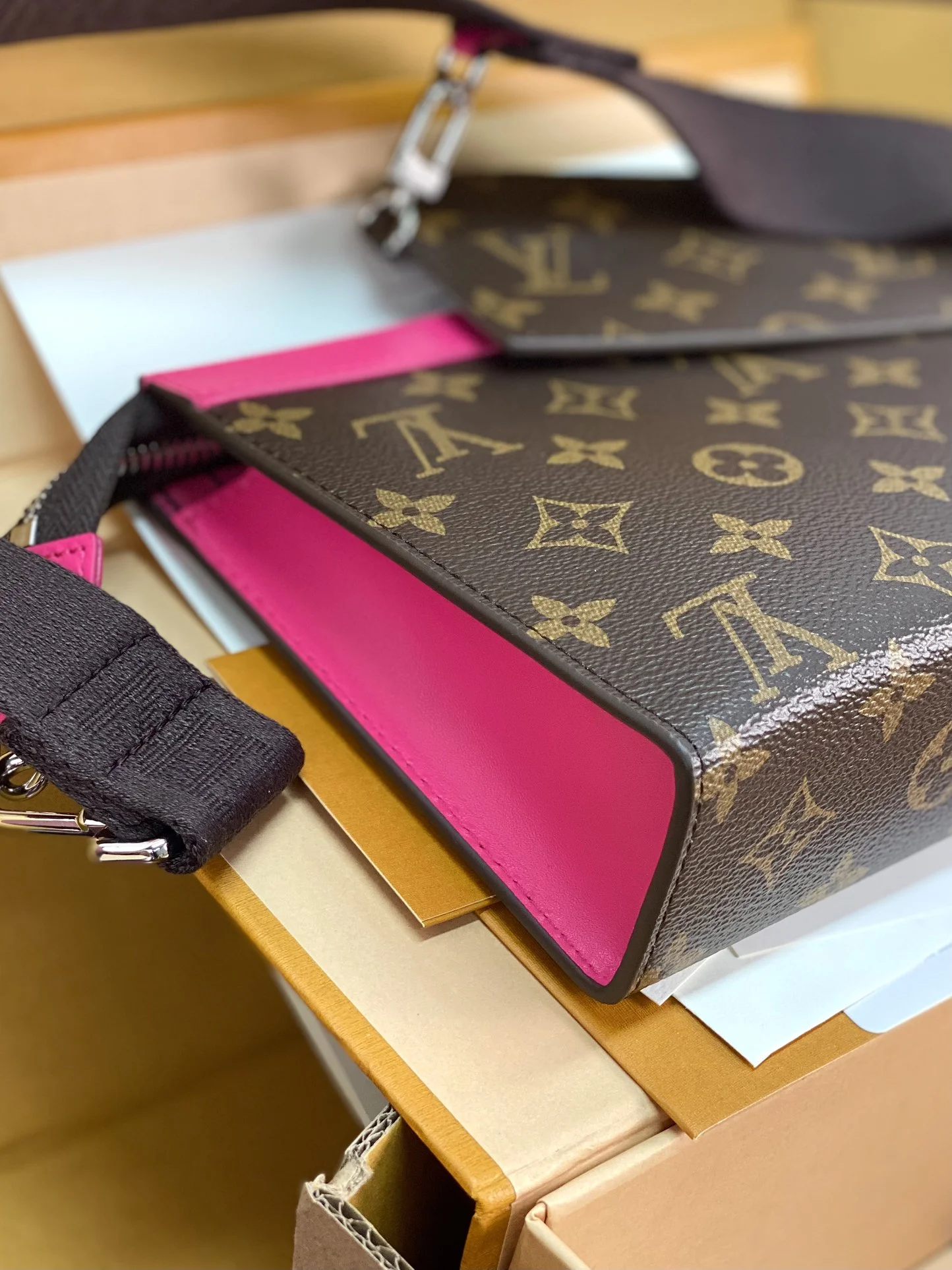 Louis Vuitton Satchel Bags Elegant 56204