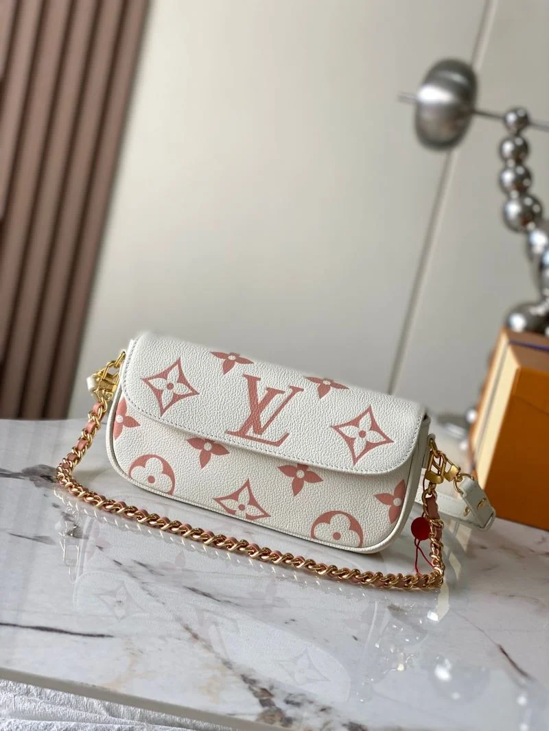 Louis Vuitton Satchel Bags FashionForward 39738